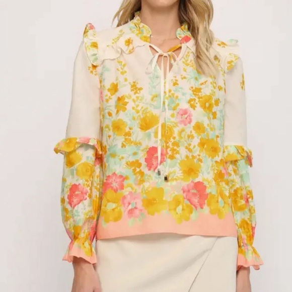 Fate Women's Whimsical Floral Print Ruffled Blouse Size Small Yellow Peach Cream - Picture 2 of 9